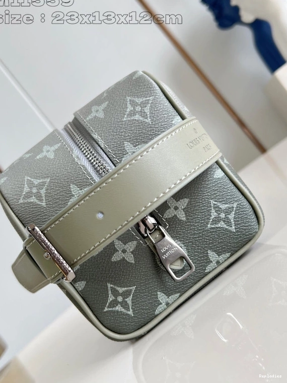 Repzbay DOPP LOCKER LOUIS KIT VUITTON bag-23*13*12CM 0714